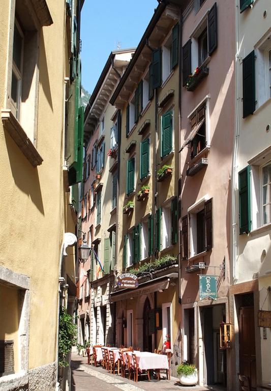 Albergo La Montanara Riva del Garda Luaran gambar