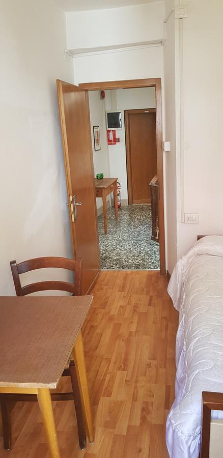 Albergo La Montanara Riva del Garda Luaran gambar